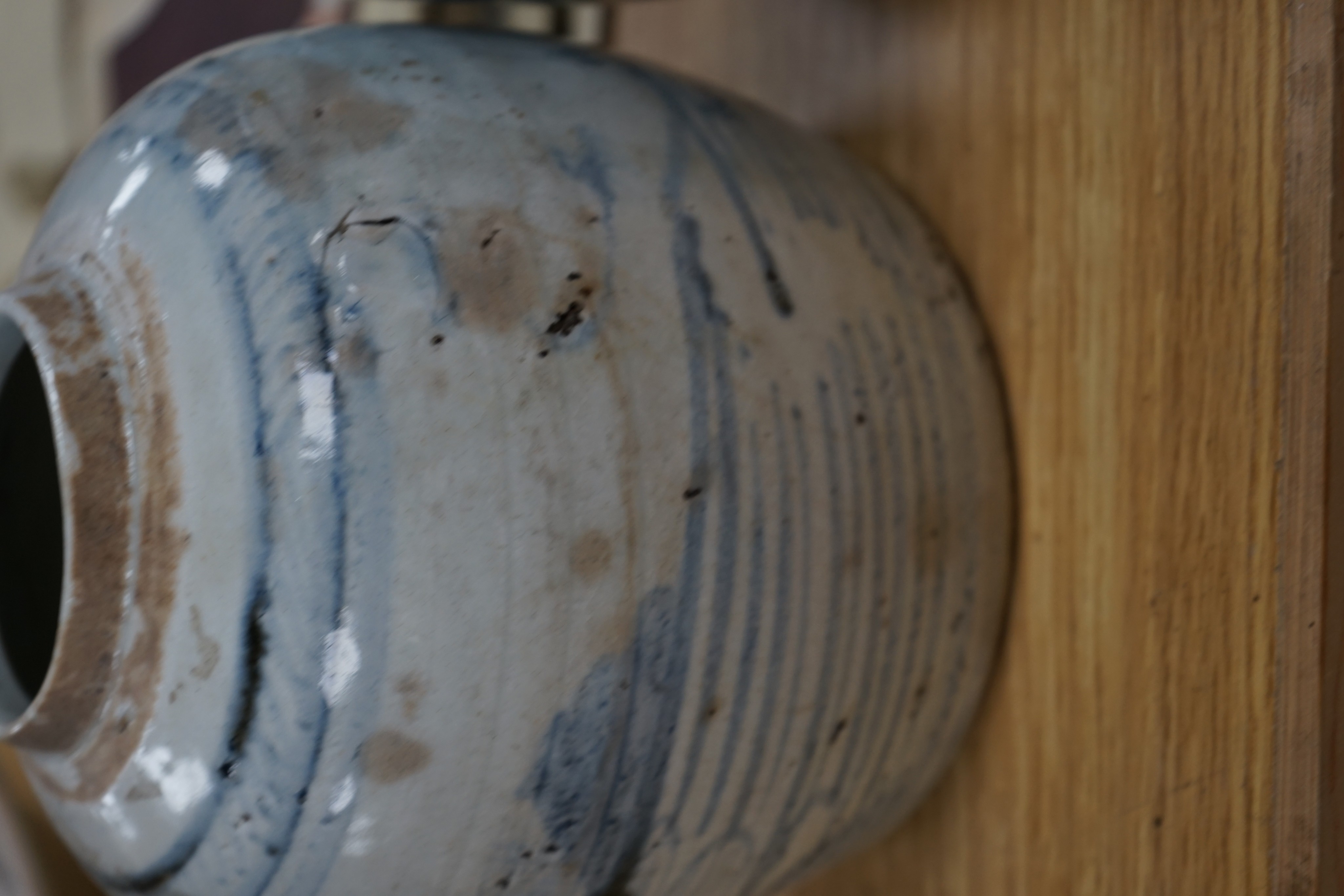 A Chinese blue and white rouleau vase and two jars, 19th century and later, 38cm